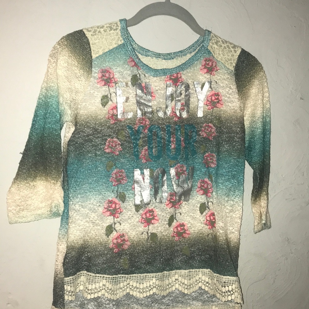 A Large Quarter Sleeve Girls Lace Top